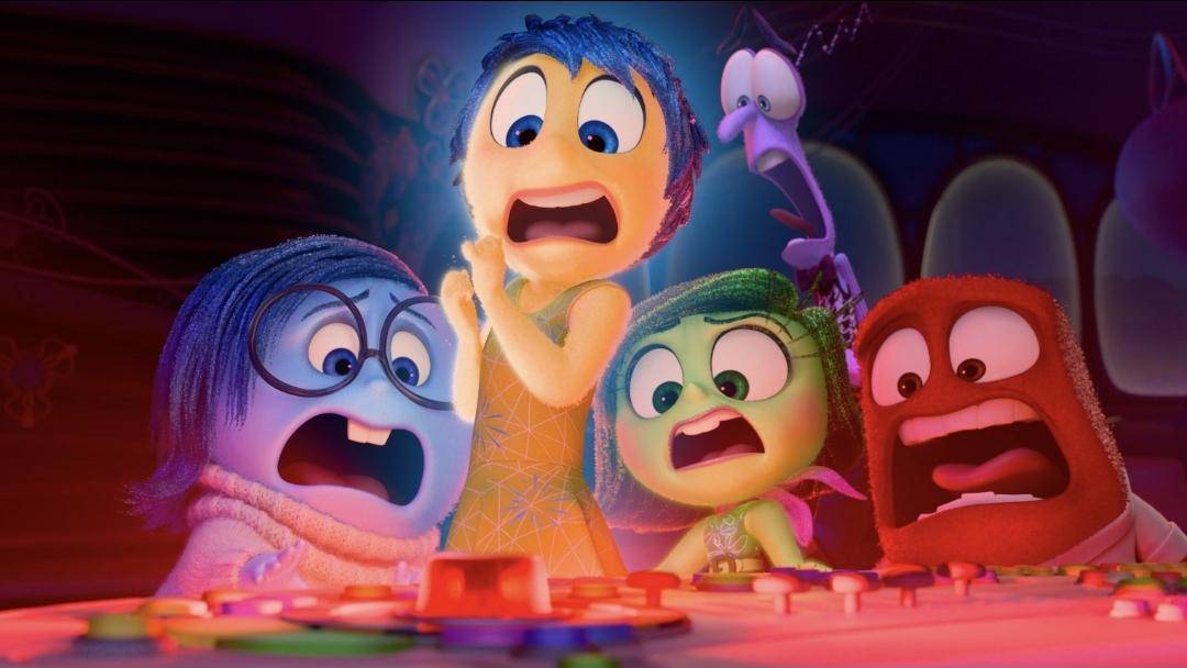 Karakter emosi Joy, Sadness, Disgust, Fear, dan Anger terkejut dalam film Inside Out 2.