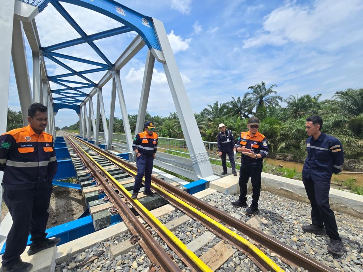Sambut Nataru, KAI Sumut Ganti Ribuan Bantalan Rel di Jembatan Kereta