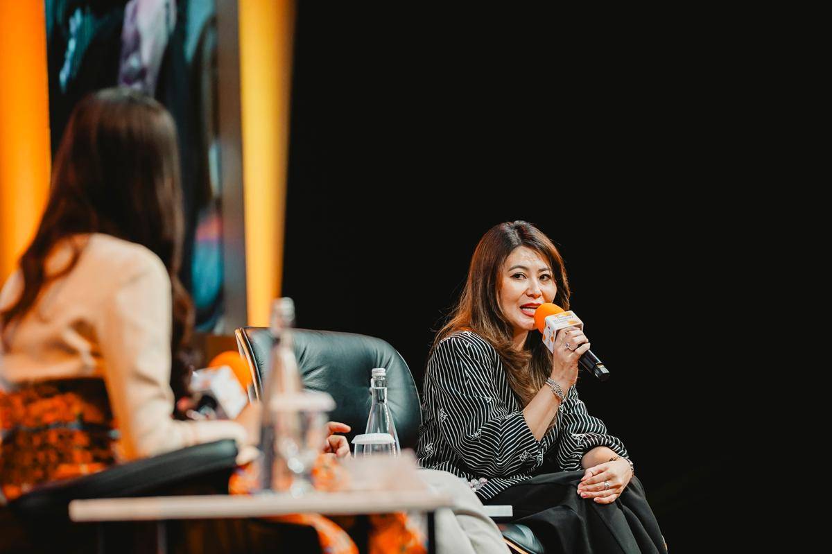 Digital Devide IK207242.jpg