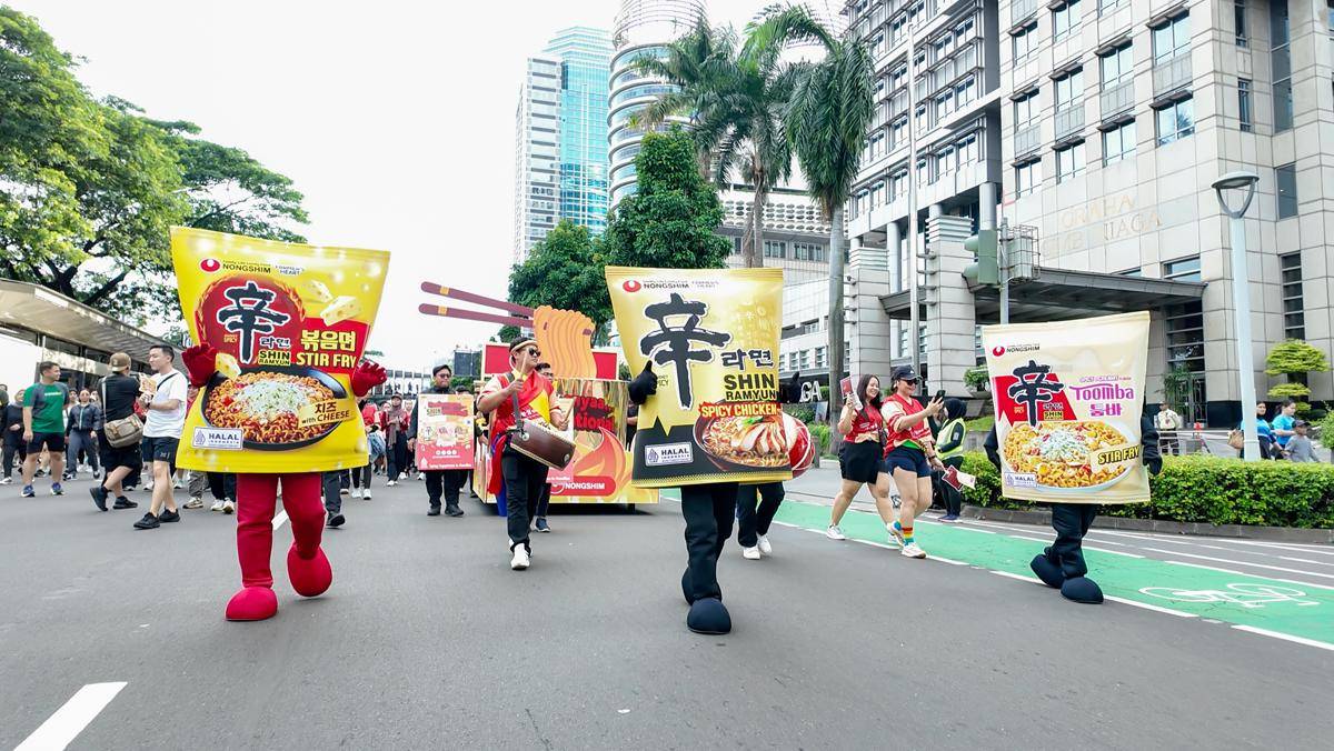2. SHINsational Parade memulai puncak acara SHINsational Day 2025.jpg