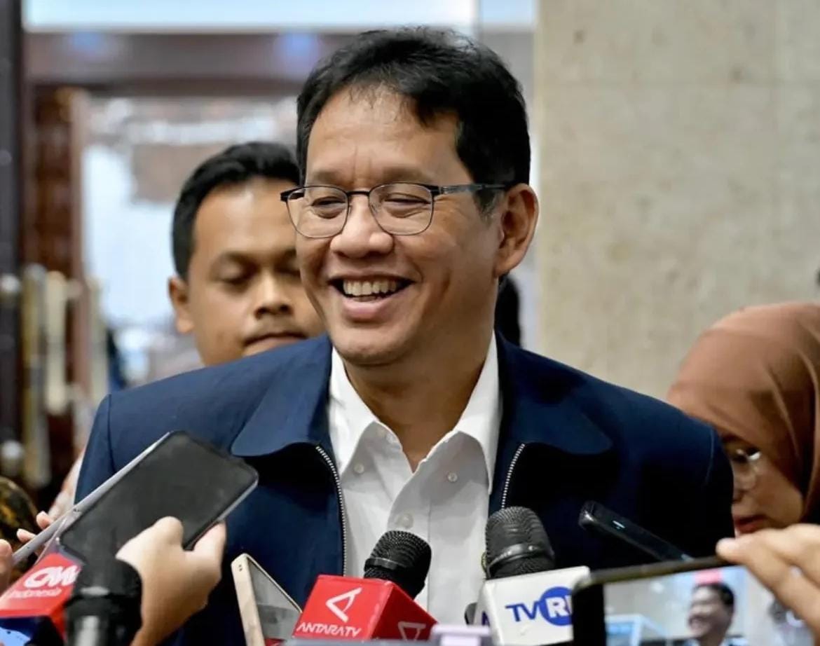 Potret Bapak Purbaya dengan media massa.