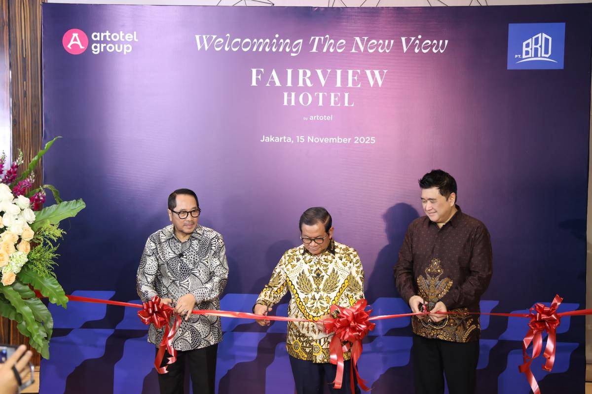 Doc Fairview_kir-kan Firman Soebagyo Dirut PT Bellevue Radio Dalam dan Ketua P3SRS - Pramono Anung Wibowo Gubernur DKI Jkt - Eduard Rudolf Pangkerego COO Artotel Group  (1).JPG