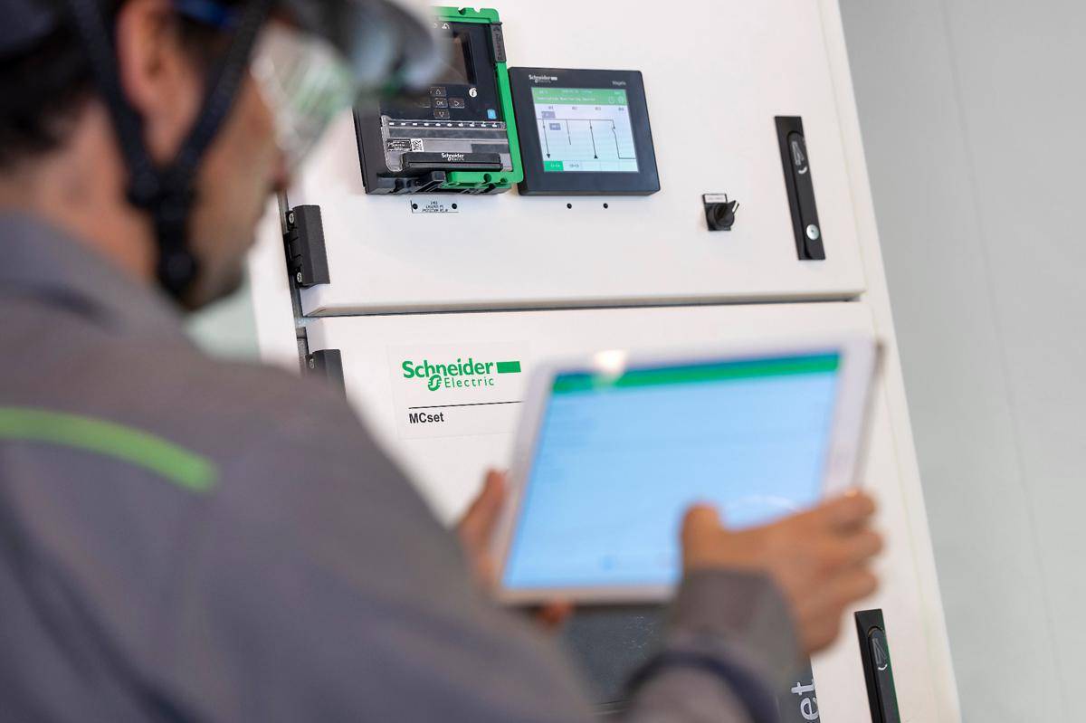 998-22383666 _M110182_MCSet-Active_banner_GMA.jpg