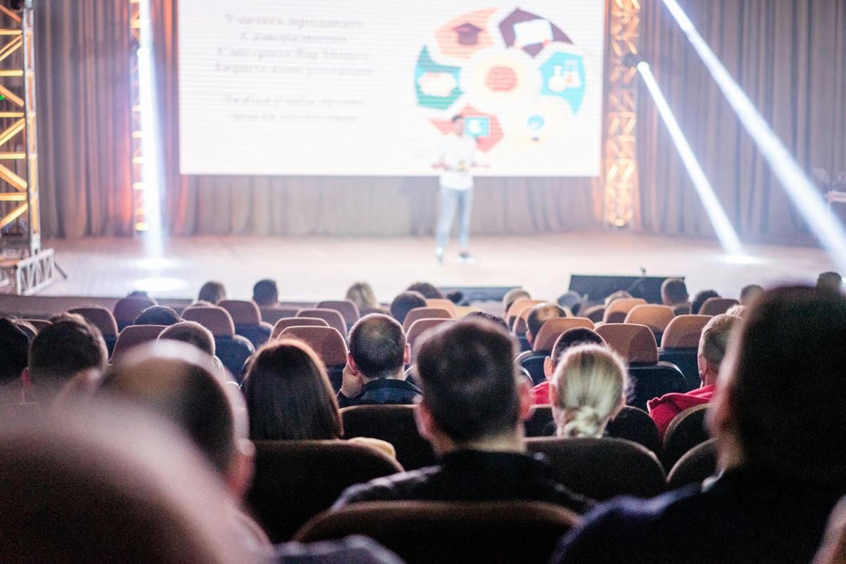 Alasan Investor Pemula dan Profesional Perlu Ikut Investment Forum