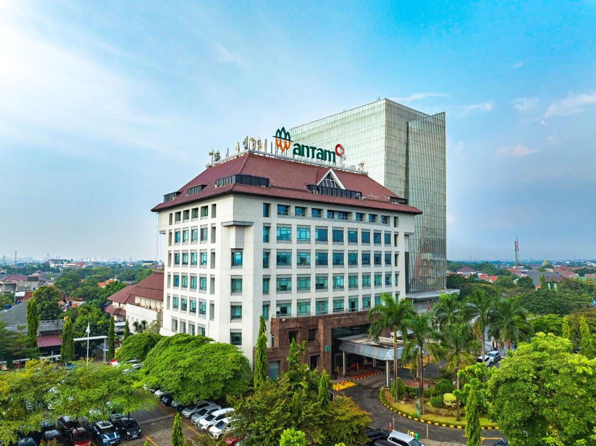 PT Aneka Tambang Tbk (ANTM)