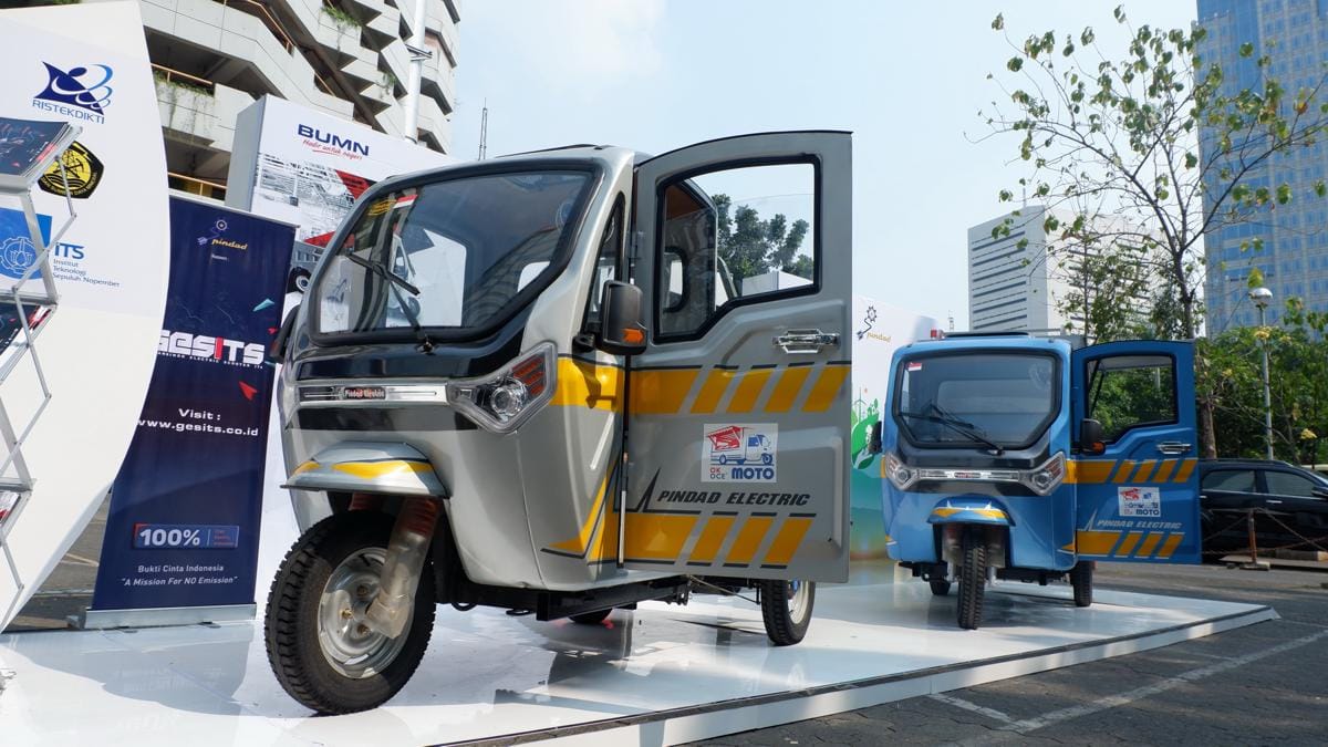potret kendaraan listrik roda dua dan roda tiga PT Pindad (Persero)