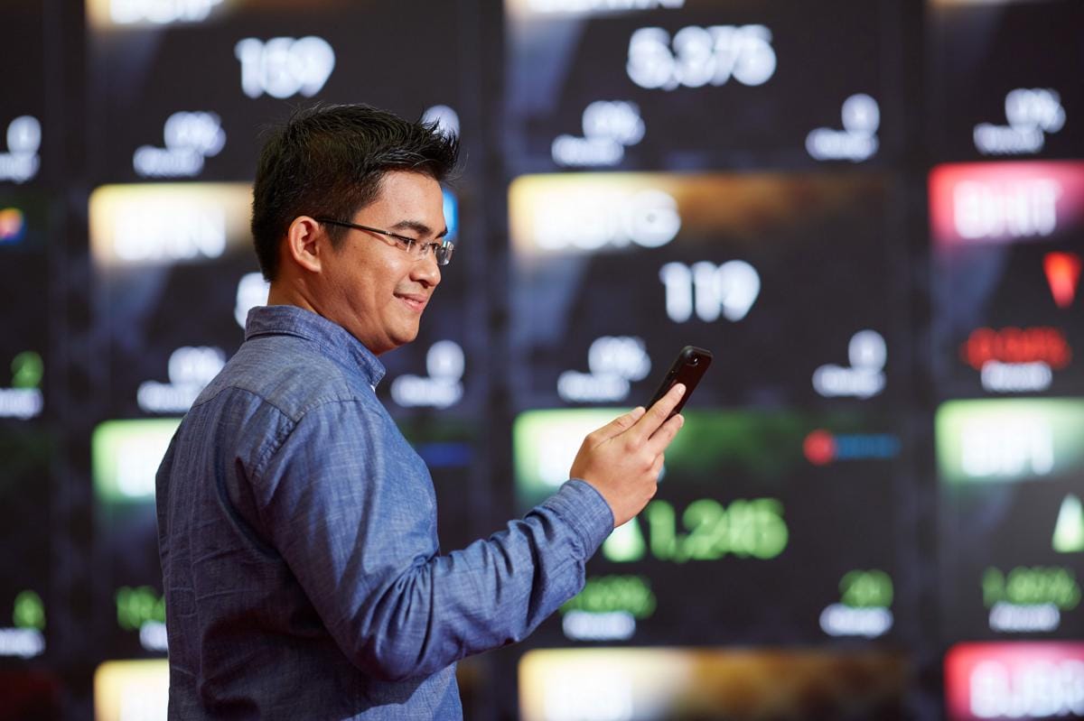 potret karyawan PT Alamtri Resources Indonesia Tbk (ADRO)