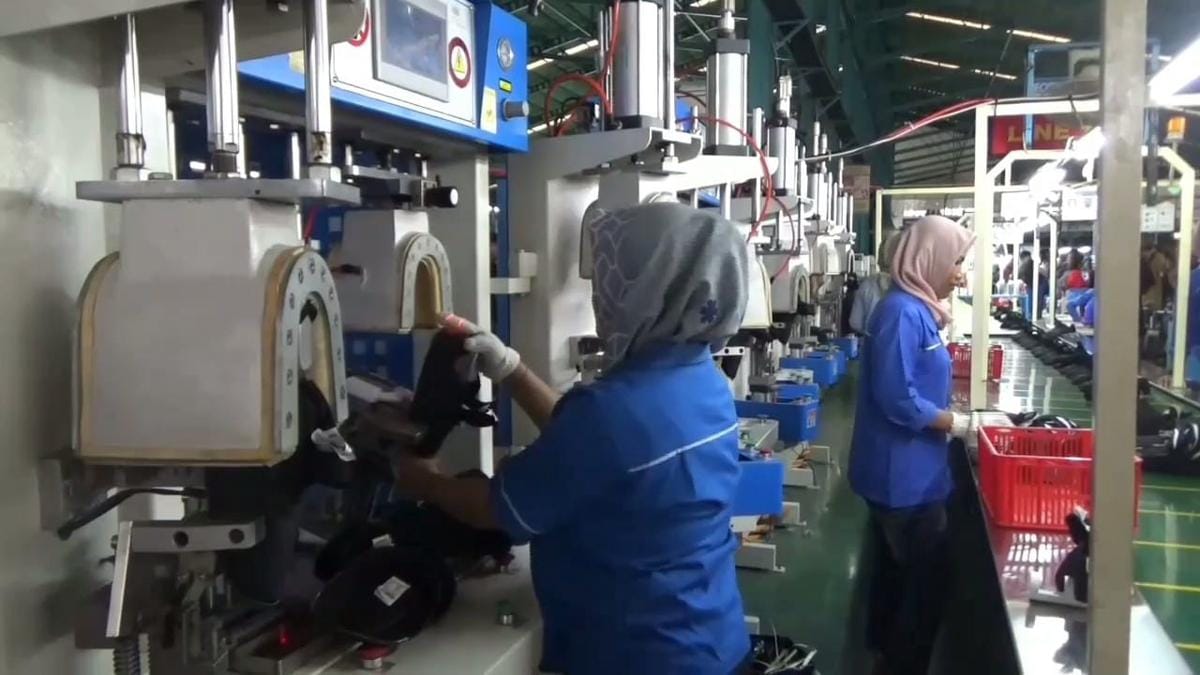 Musim Sekolah Usai, Permintaan Alas Kaki Mengerem pada Agustus