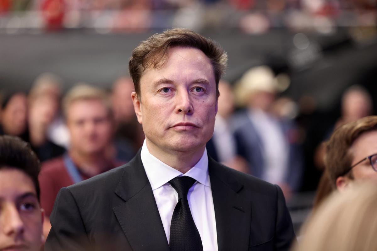 Elon Musk ketika berada dalam acara Memorial for Charlie Kirk di Glendale, Arizona, AS