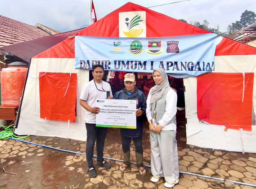  Pegadaian Jabar Salurkan Bantuan bagi Warga Terdampak Longsor Cisarua