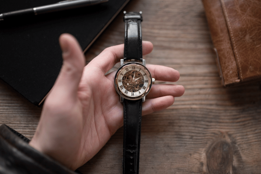 Ilustrasi jam tangan elegan (freepik.com/freepik)