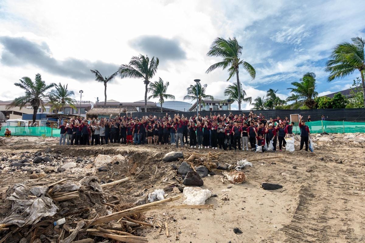 Curve Beach Cleaning 5.jpeg