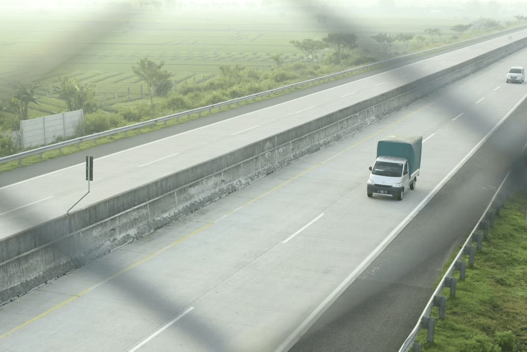 ilustrasi jalan tol (unsplash.com/novita ramadhani)