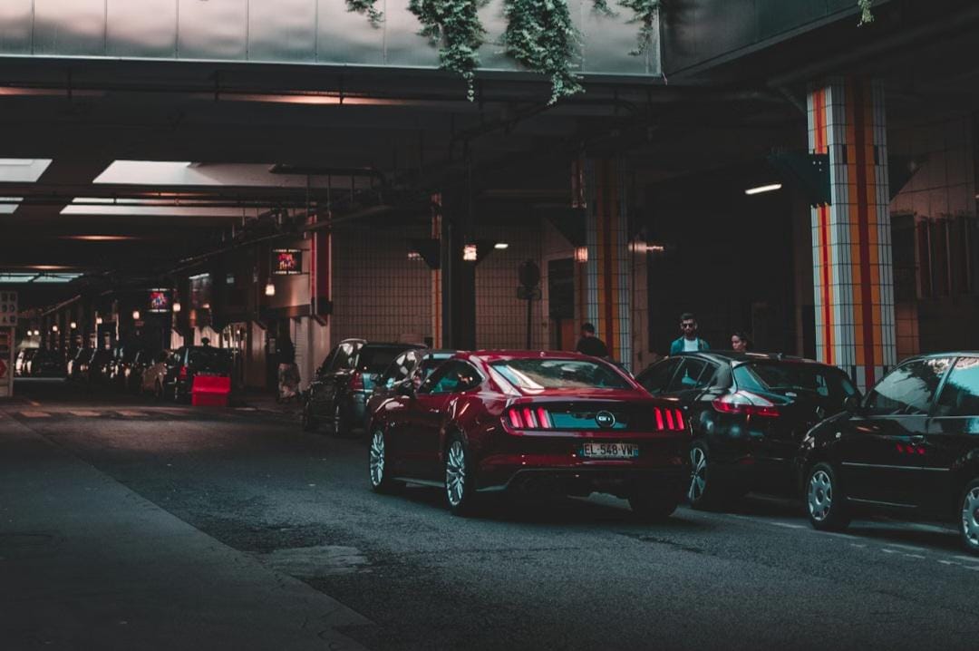 ilustrasi mobil premium (unsplash.com/Florent Arenas)