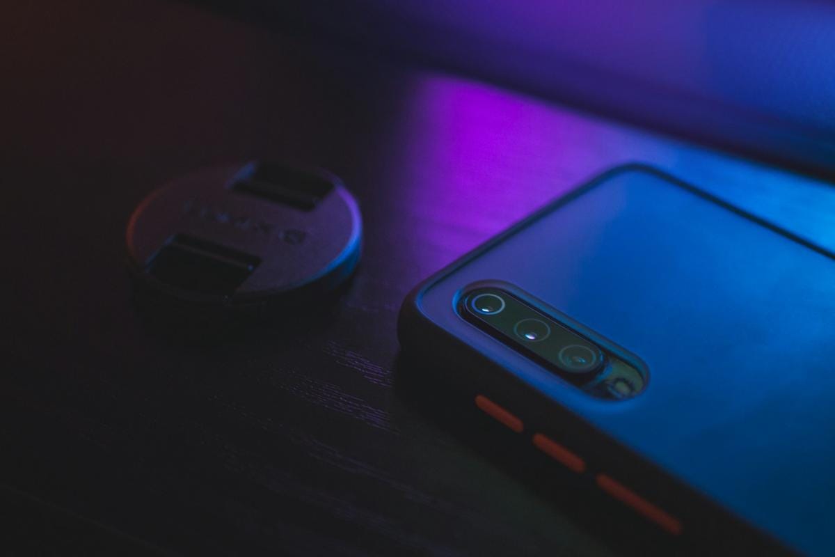 ilustrasi  handphone baru (unsplash.com/Dimitris Chapsoulas)