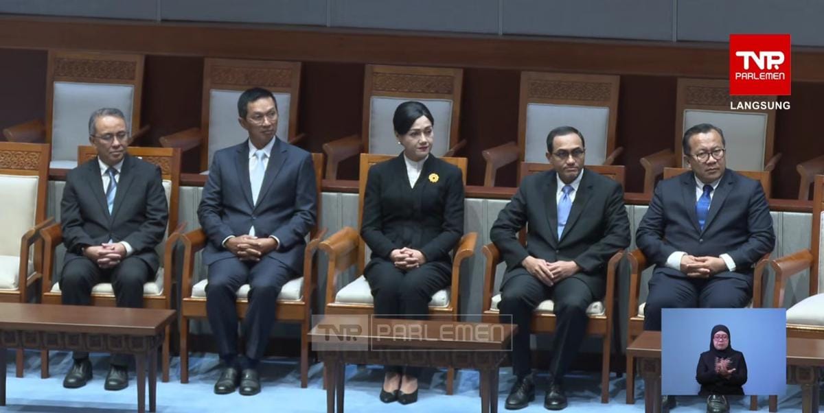 OJK Resmi Tetapkan Friderica Sebagai Ketua OJK, Ini 4 Nama DK Lainnya