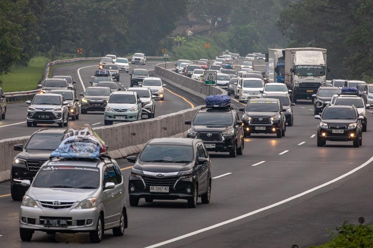 Puncak Arus Mudik–Balik Alami Kemacetan, Ini Data dari Jalan Tol