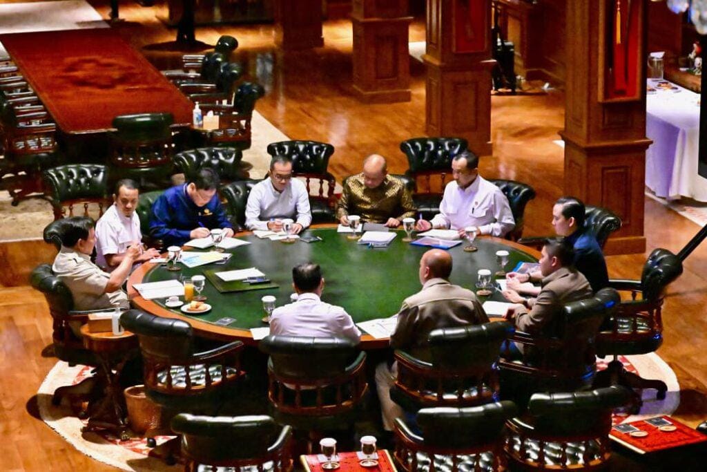 Prabowo Kumpulkan Menteri di Hambalang, Bahas Percepatan WTE 