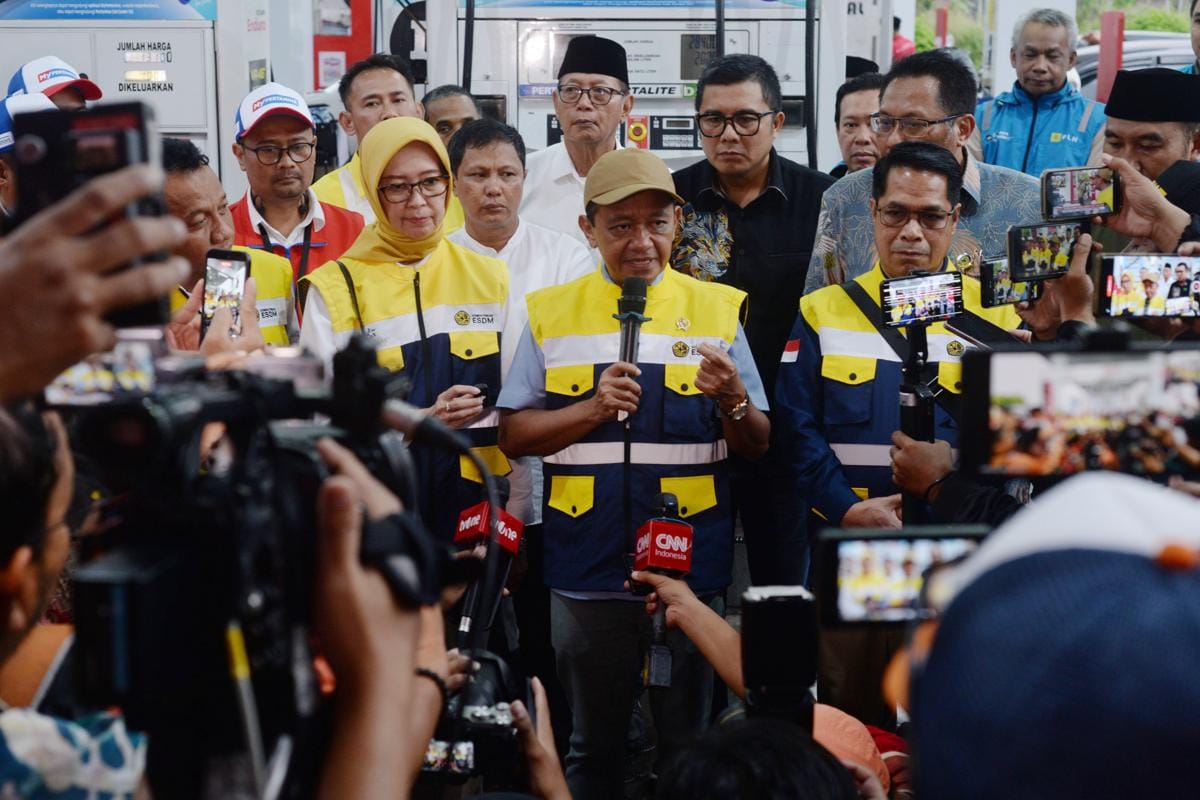 Bahlil Klaim Stok BBM Aman, Minta Masyarakat Tak Lakukan Panic Buying