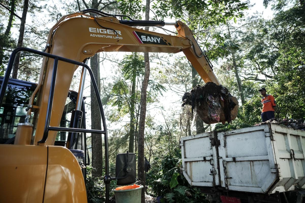 Atasi Krisis Sampah Hulu, Eiger Adventure Land Perkuat Strategi Ekowisata