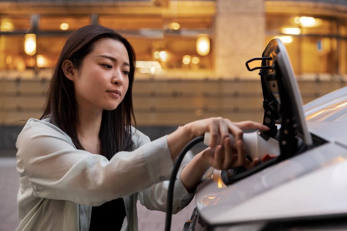 Menjawab Range Anxiety EV, Penjualan PHEV Meroket Tajam Juni Lalu