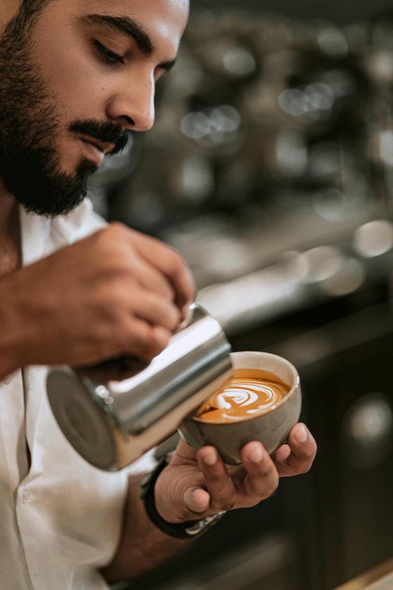 Bermula dari Barista Paruh Waktu, Berakhir Menjadi Eksekutif 