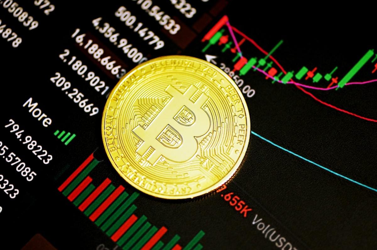 Bitcoin Sentuh Titik Terendah, ke Mana Investor Melangkah?