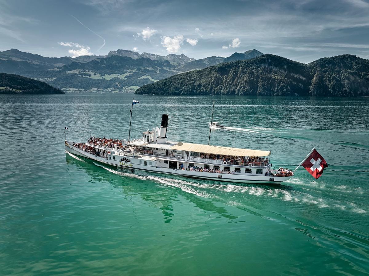 Menikmati Legenda Danau Lucerne di Swiss
