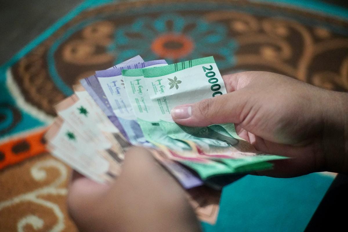 Kenapa Rupiah Melemah hingga Rp17.700 per Dolar AS?