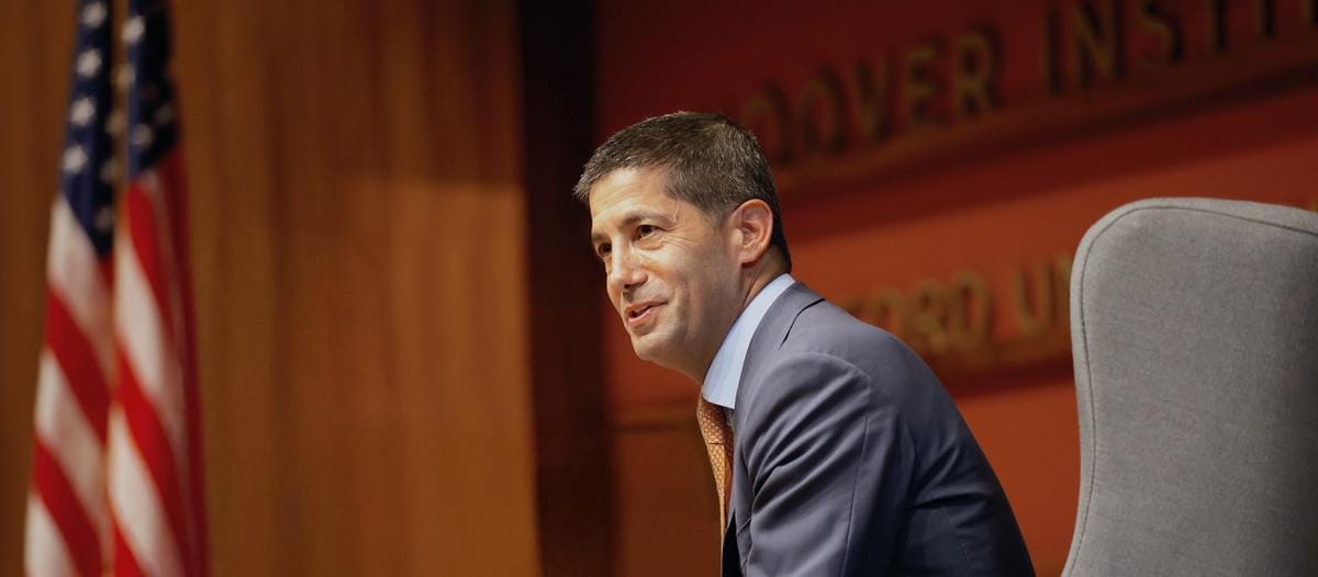 Kevin Warsh Resmi Pimpin The Fed, Ini Profil Lengkapnya