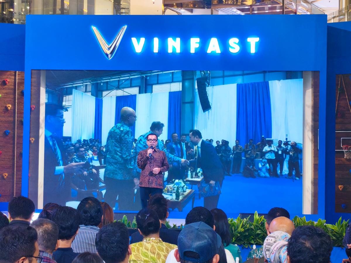 Gebrakan Mobil Keluarga Vietnam: VinFast Resmi Rakit VF MPV 7 di Subang