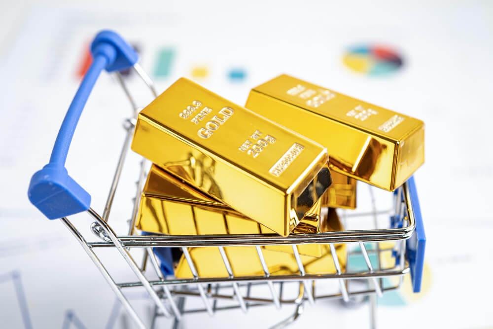 Sempat Terkoreksi, Ekonom DBS Sebut Investasi Emas Masih Menjanjikan