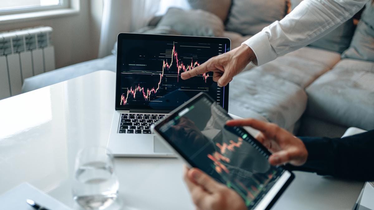 Strategi Investasi Jangka Panjang untuk Mencari Saham Undervalued