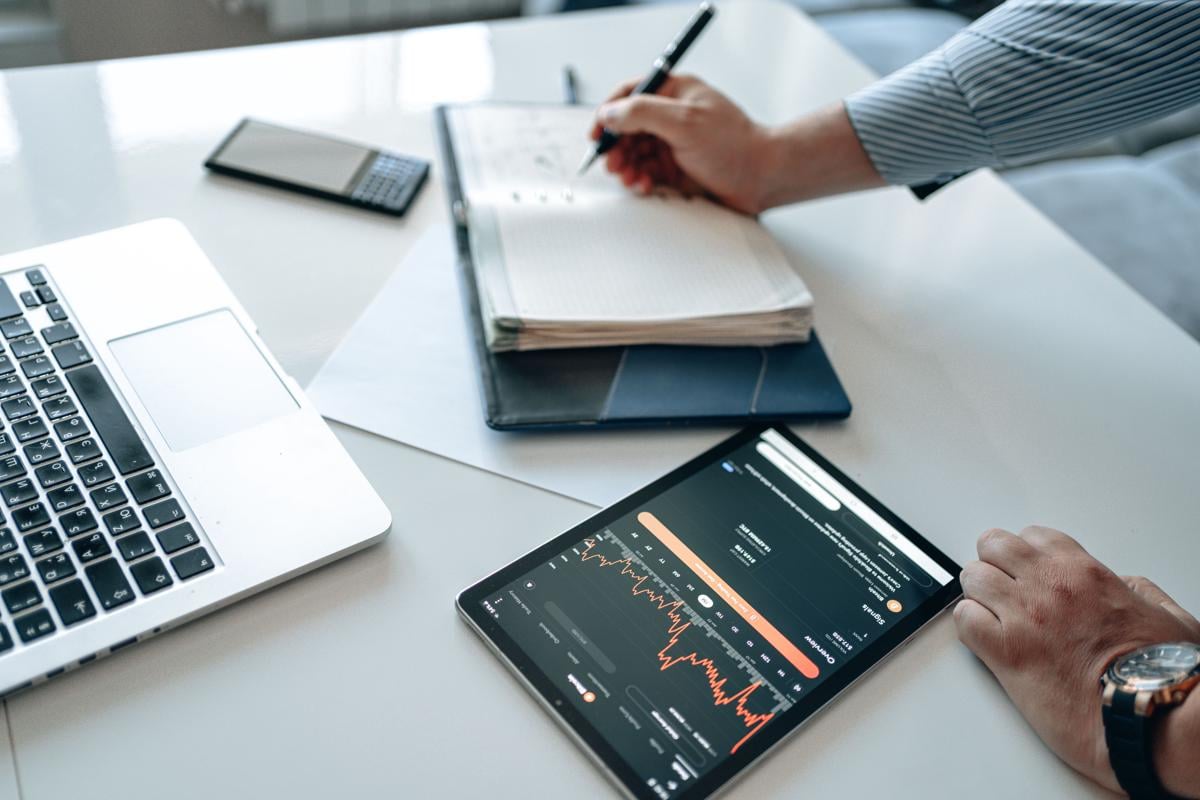 Apa Perbedaan ETF Emas, Saham, dan Obligasi? Ini Perbandingannya