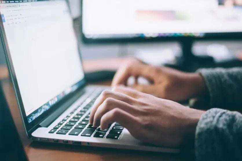 Riset: Shadow AI Intai Perusahaan, Hampir Separuh Aktivitas AI Tak Terawasi