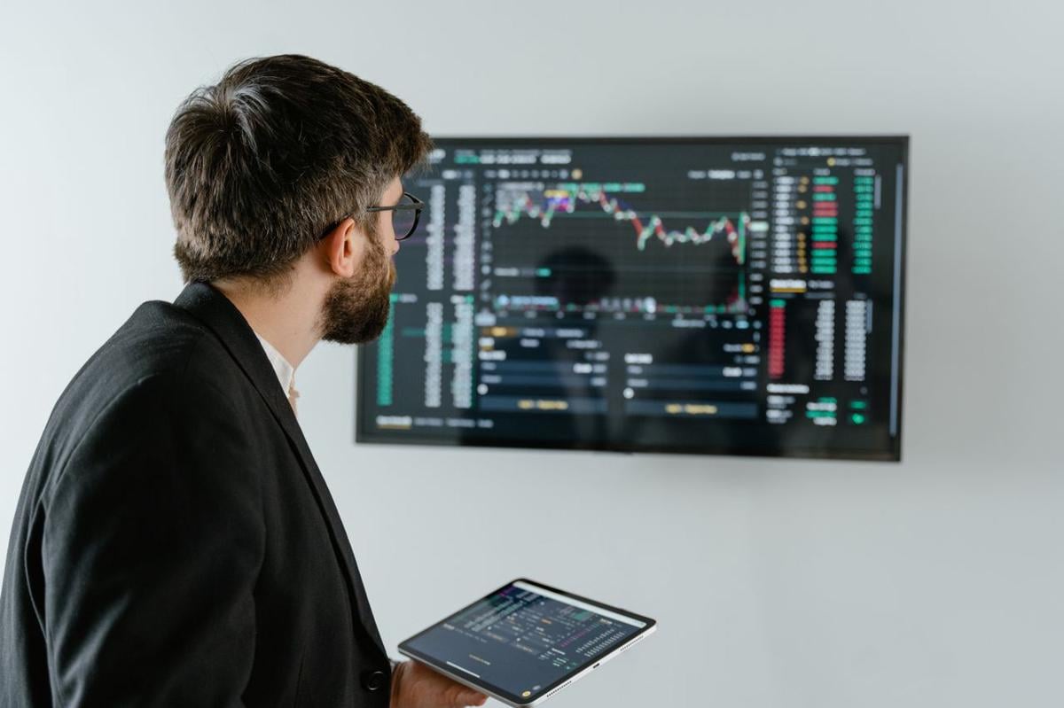 5 Perbedaan Trader dan Investor, Mana yang Cocok?