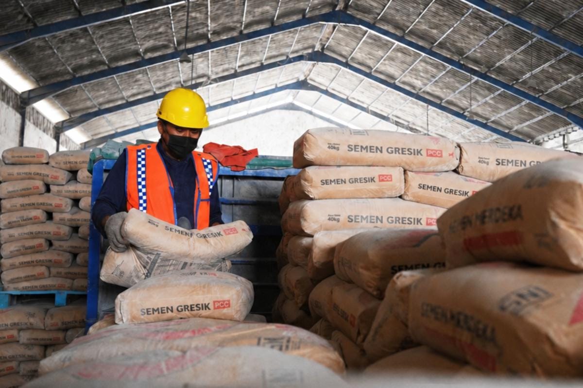 Laba SMGR Melonjak 471 Persen, Saham Naik 20,27 Persen