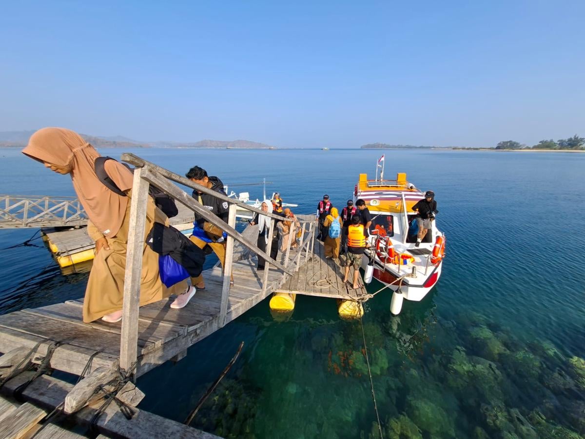 Perahu Sekolah, Mengantar Asa ke Seberang Laut